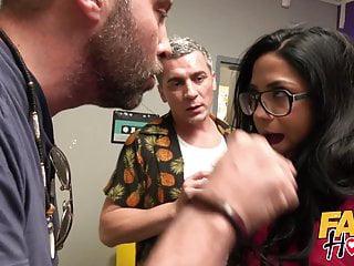 Spanisches Hostel die geile Freundin spritzt ab