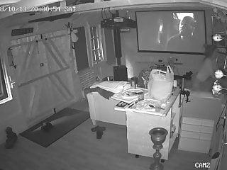 Heisse Milf wird auf dem Boden gefickt