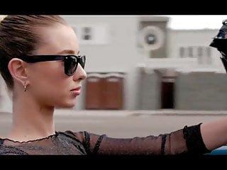 Haley wird von einem schwarzen Schwanz zerstört