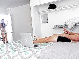 Sis loves me Blondine in der hündchenstellung gefickt