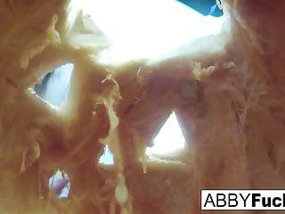 Abigail Mac wichst sich einen ab