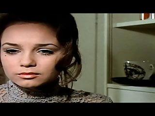 Sexy Blondine mit geilen Brüsten und geilem Körper verführt den Nachbarn - Vintage Pornofilm