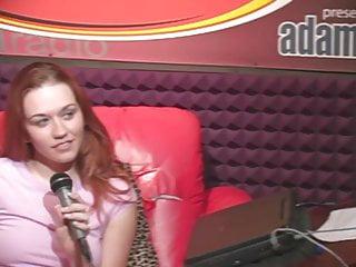 Asiatischer Hengst fickt die geile Asiatin durch - Asian Porn mit einer Asiatin