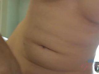 Nikki liebt es deinen Schwanz zu spüren