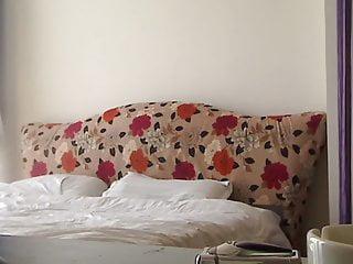 Fetter Kerl fickt mit einer netten Asiatin