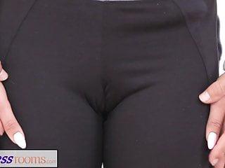 Fitness Training - bunny fickt ihren Personal Trainer