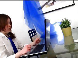 Er besorgt es seiner Schwester nach der Pause