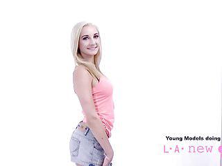 Teen wird beim Casting von Agenten gefickt