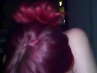 Tätowierte rothaarige beim Sextreffen im Freien gefickt