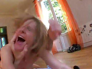 Gruppensex mit reifen Frauen und jungen Leuten