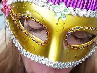 Hausfrau bläst und teilt den Schwanz ihres Mannes