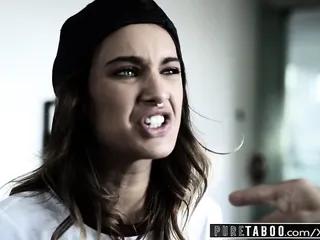 Taboo Teen wird zum Sex verführt