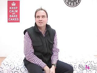 Heisse Krankenschwester Lucia bringt ihren Nachbarn zum Orgasmus