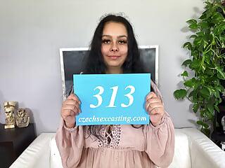 Alejandra aus Prag zeigt sich gerne nackt