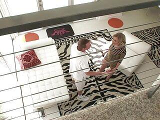 Milf fickt in der Dusche doppelt und dreifach