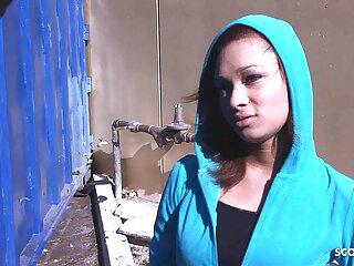 Deutsche Studentin mit natürlichen Brüsten beim ersten Mal mit einem schwarzen Monsterschwanz