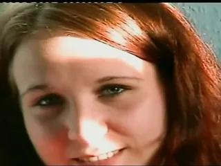 Kurvige Teen dreht erstes Mal einen Porno