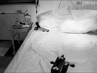 Reife Milf fickt sich mit dem Dildo in den Arsch